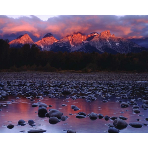 WY, Grand Tetons and the Snake River at sunrise